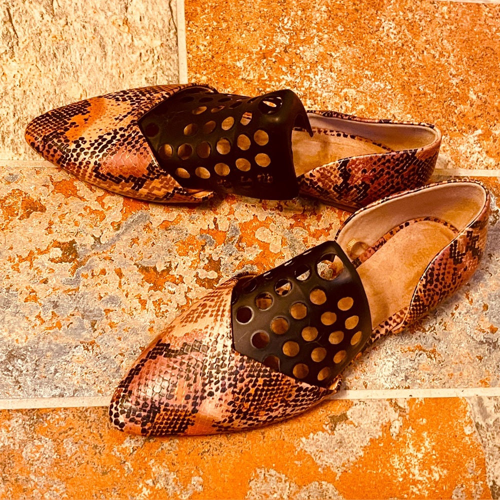 Cute Classy Old Navy Snake Print Flats in Browns, Blacks Rusts, Tans & Creams!
